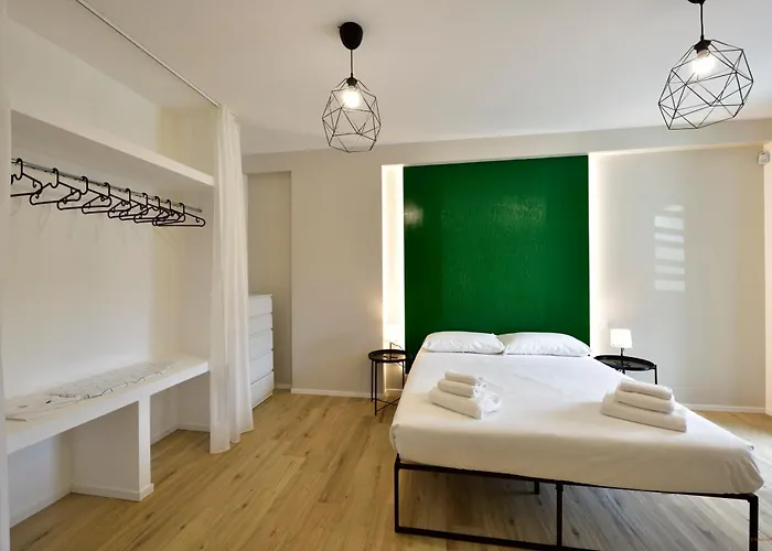 - Modern House Апартаменты Бари