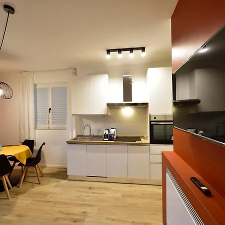 - Modern House Апартаменты *