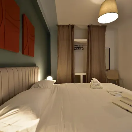 - Modern House Апартаменты Бари