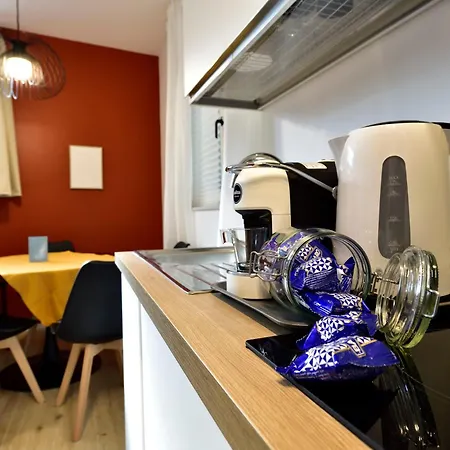 - Modern House Апартаменти Барі