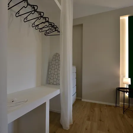 - Modern House Апартаменти Барі