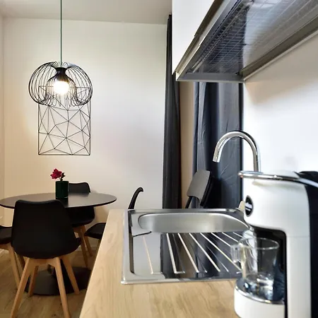 - Modern House דירה