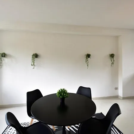 - Modern House Апартаменты Бари