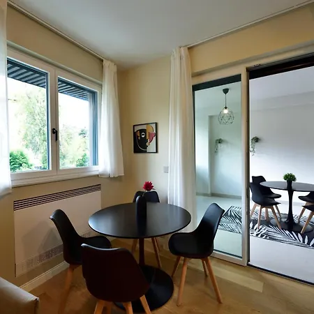 - Modern House Apartment