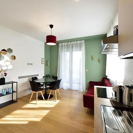 - Modern House Апартаменты Бари