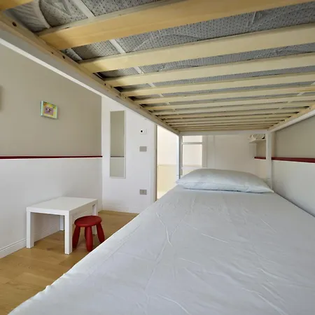 - Modern House Бари